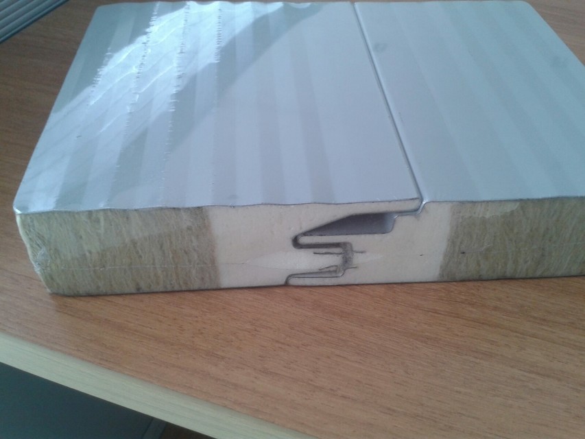 晉城鋼結(jié)構(gòu)工程聚氨酯巖棉板的優(yōu)勢在哪里？