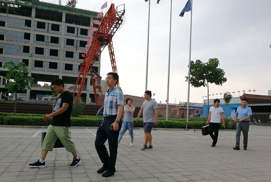 太原和河間客人到盛大鋼結構公司參觀訪問